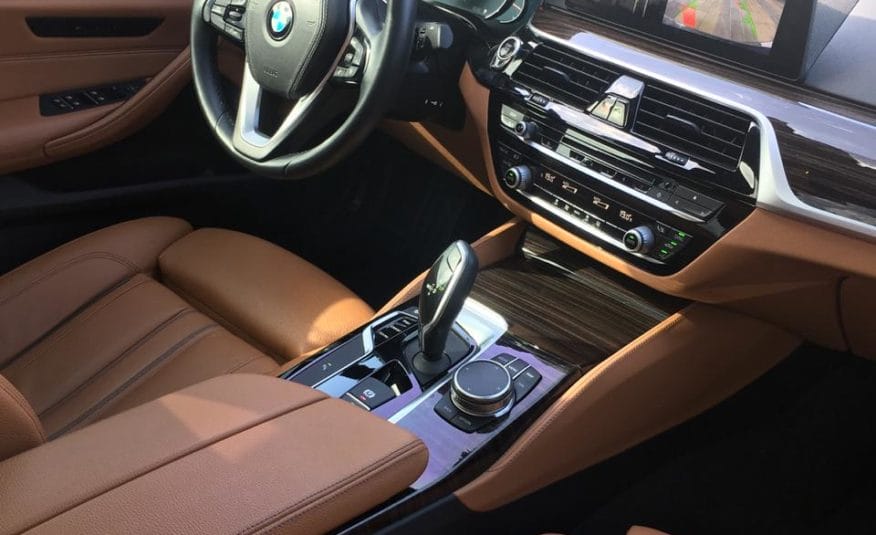 BMW 530i Luxury Line – AED 1,998 /MONTH