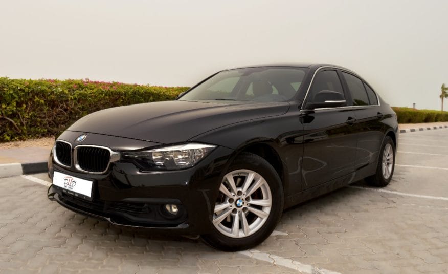 BMW 318i – AED 1,043/MONTH